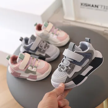 весной 2023 года новая детская спортивная обувь корейская версия модной обуви для мужчин и девочек с дышащей сеткой и мягкой подошвой