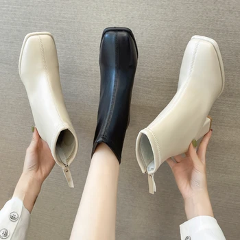 2022 г.; Новые модные зимние женские короткие ботинки с квадратным носком и застежкой-молнией сзади на толстом каблуке; теплые женские ботинки на высоком каблуке.