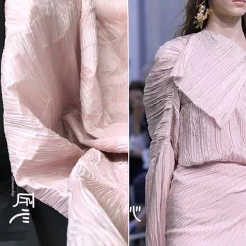 Плиссированная ткань Розовая композитная двухслойная текстура Хрустящая модная дизайнерская ткань для пошива одежды своими руками Метровый материал