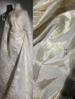 Текстурированная золотистая жаккардовая ткань ручной работы, высококачественные дизайнерские ткани для легкой одежды