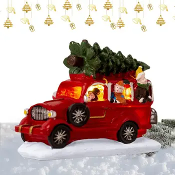 Рождественский красный фермерский грузовик в центре, рождественская подсветка, красная машина, фермерский дом, винтажный красный пикап с рождественскими елками