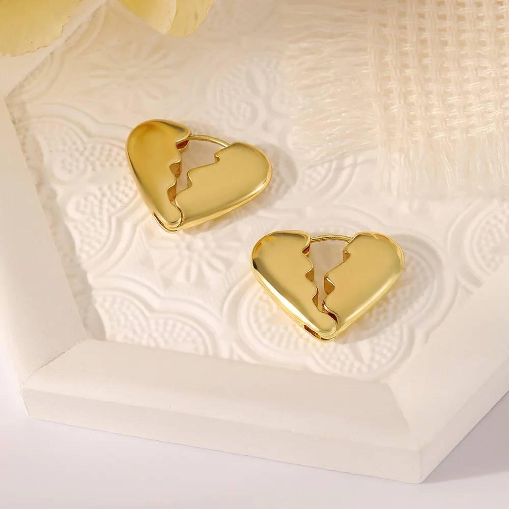 Роскошные женские серьги-сердечки золотого цвета, простые модные металлические серьги с пряжками для ушей, эффектные ювелирные изделия, женские аксессуары