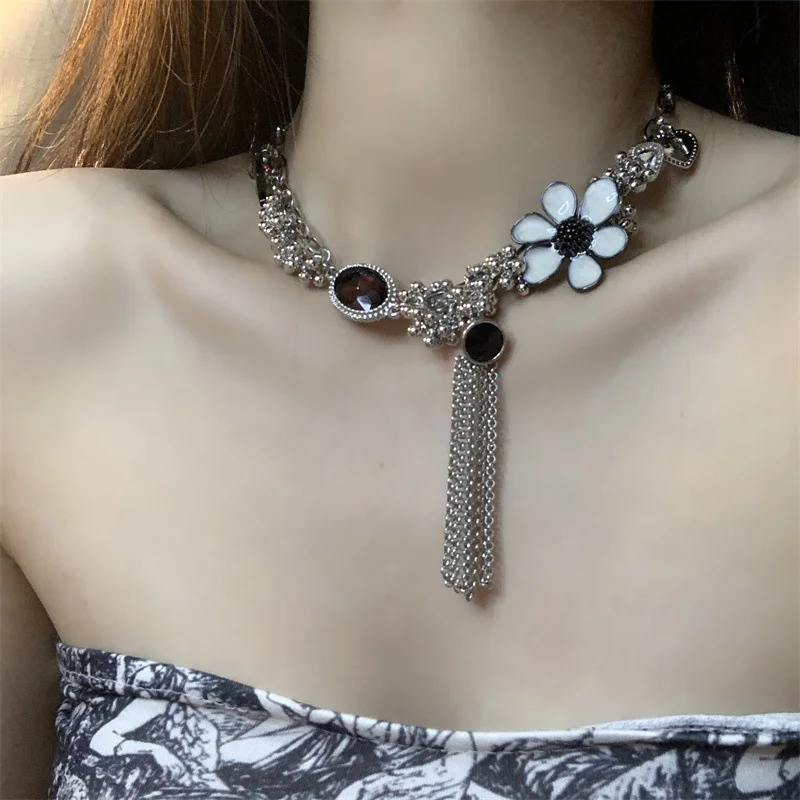 Цветочное ожерелье в стиле Ретро, Легкая Роскошная Цепочка с длинной кисточкой, модный воротник, Маленькая Элегантная цепочка на шею сращивания