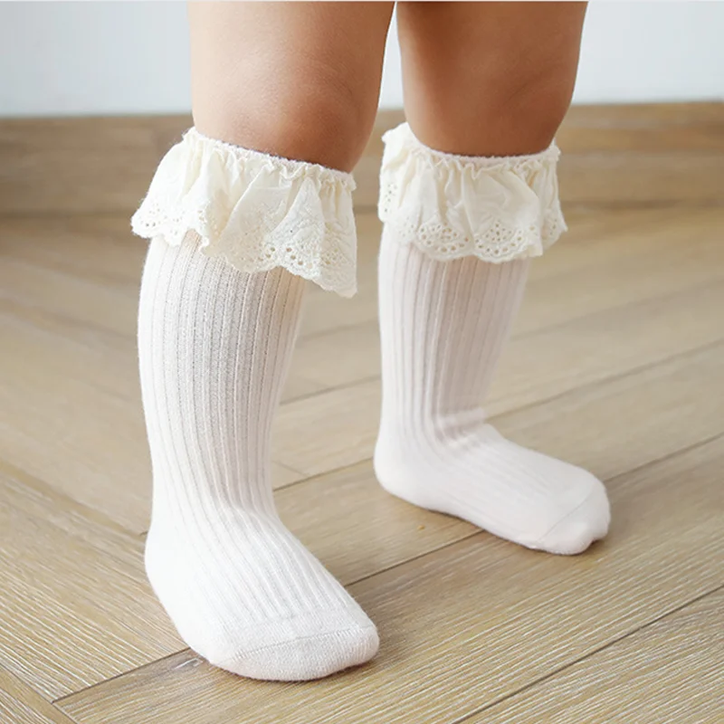 Детские носки для малышей, девочек до колена, длинные Мягкие хлопковые кружевные носки для маленьких девочек, носки для маленьких девочек от 0 до 3 лет, осенняя одежда