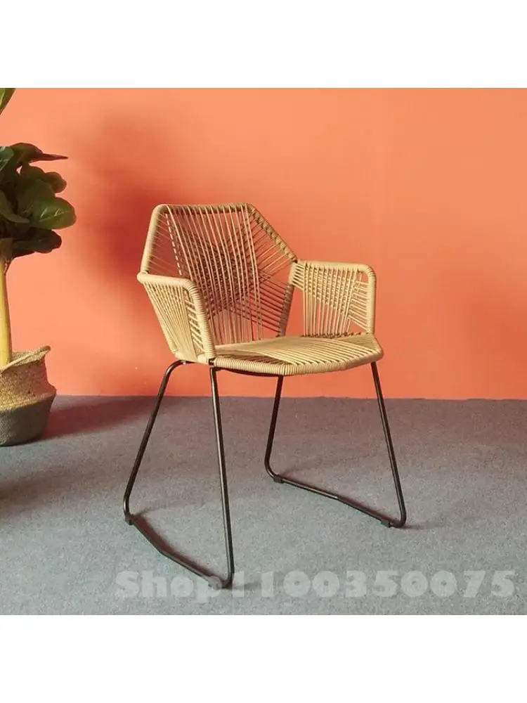 Плетеный одноместный стул Скандинавский современный минималистский домашний балкон стол и стул во внутреннем дворе из ротанга с металлической спинкой обеденный