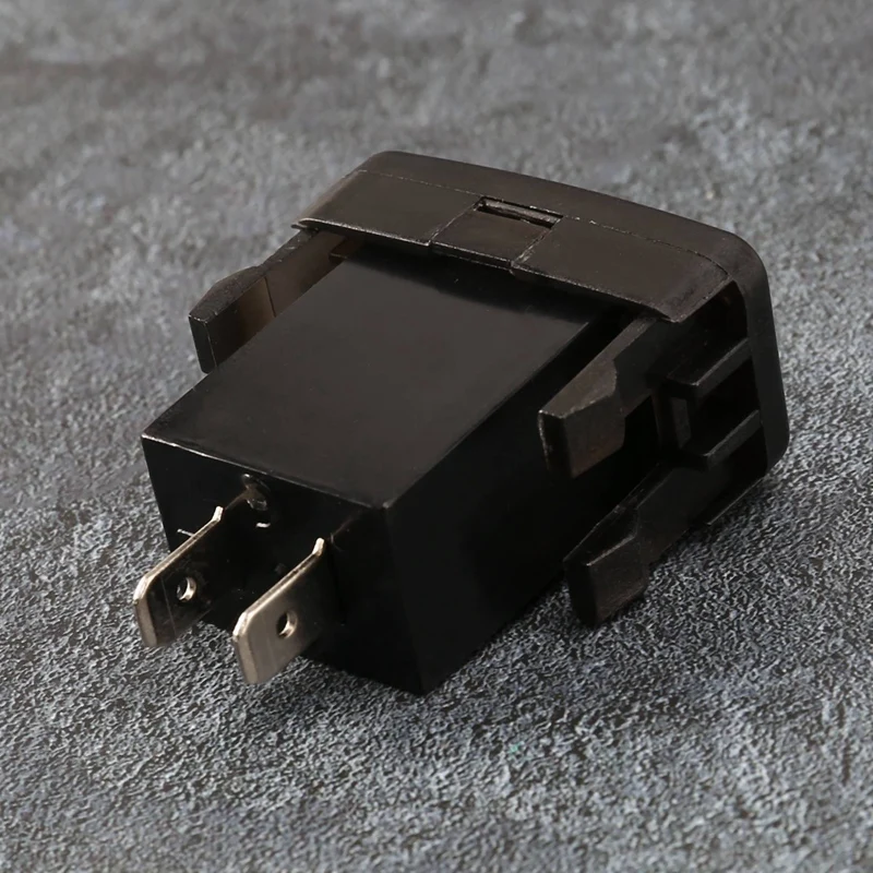 3-кратный разъем автомобильного зарядного устройства с двумя USB-портами, адаптер для зарядки вольт-дисплея, подходящий для Toyota Blue